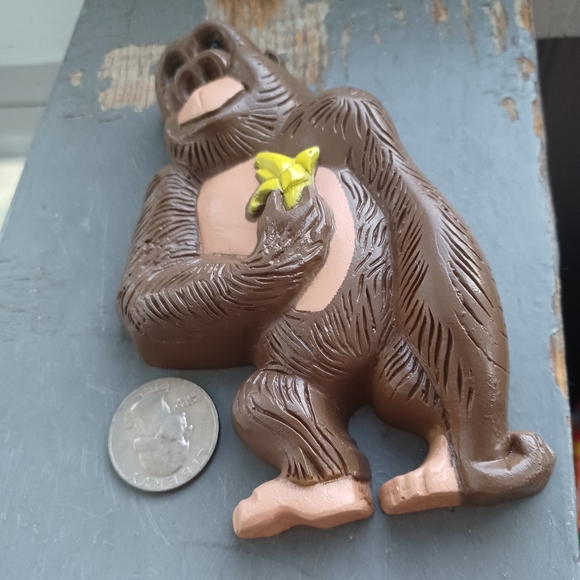 Vintage 70s Burwood happy plastic banana gorilla monkey kitsch decor wall art - Picture 2 of 9